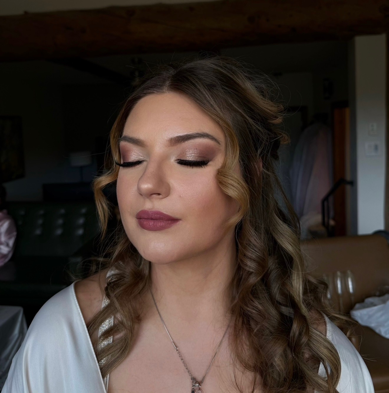 Eyes closed — rose & gold